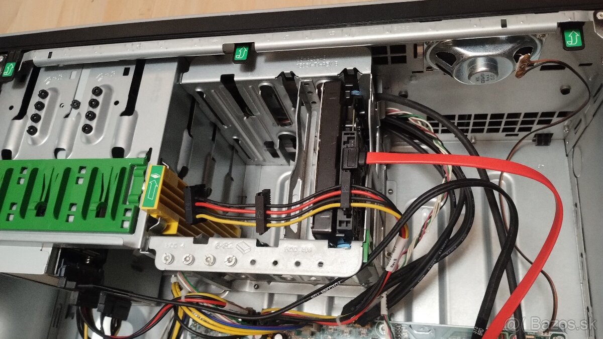 Predám stolný počítač HP - 6