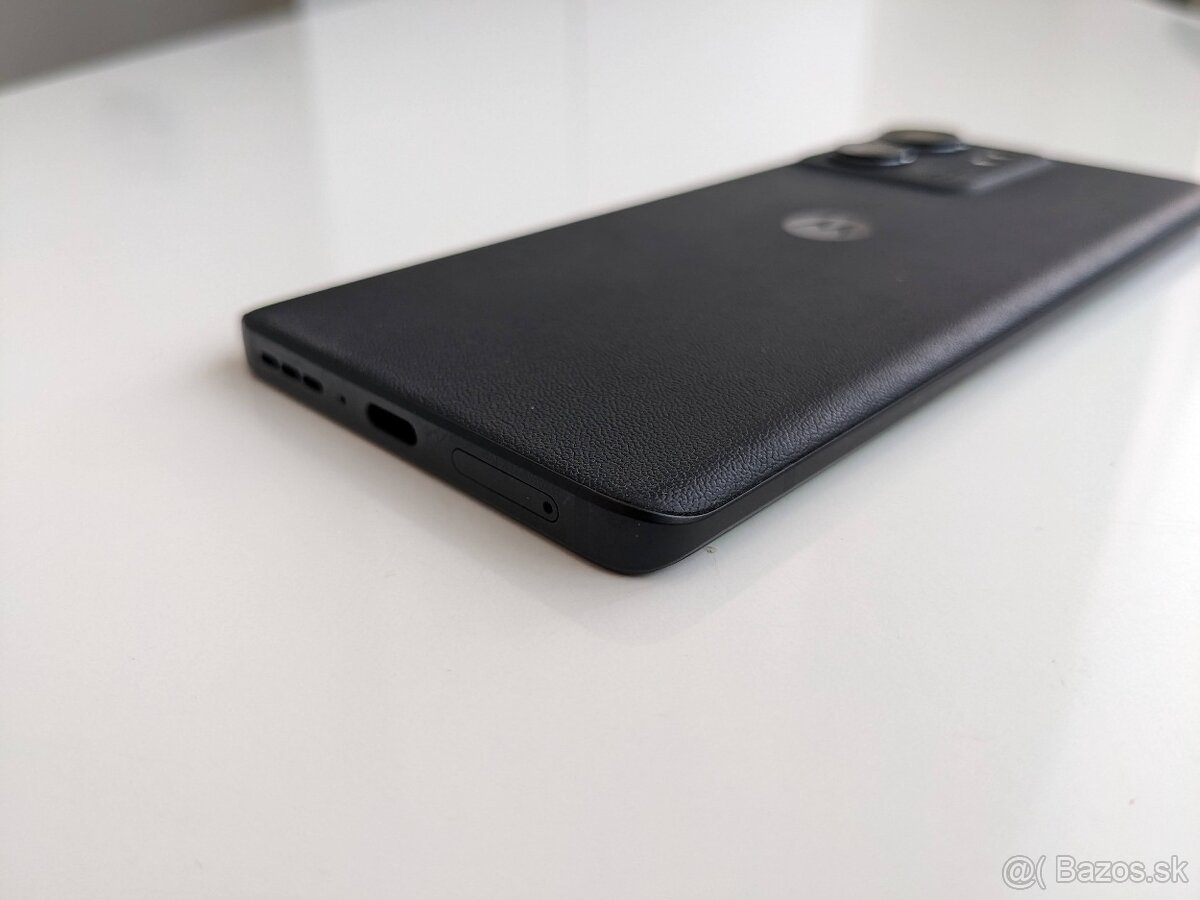 Motorola EDGE 40 --- 8 GB/256 GB - 6