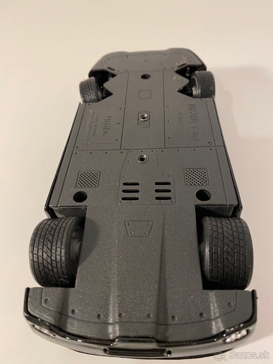 Model auta Ferrari F50. - 6