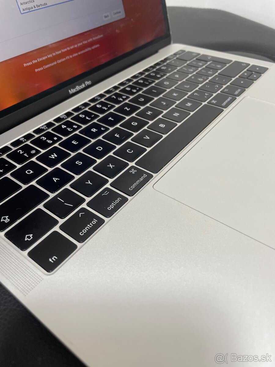 MacBook Pro 13" (2017) - 6