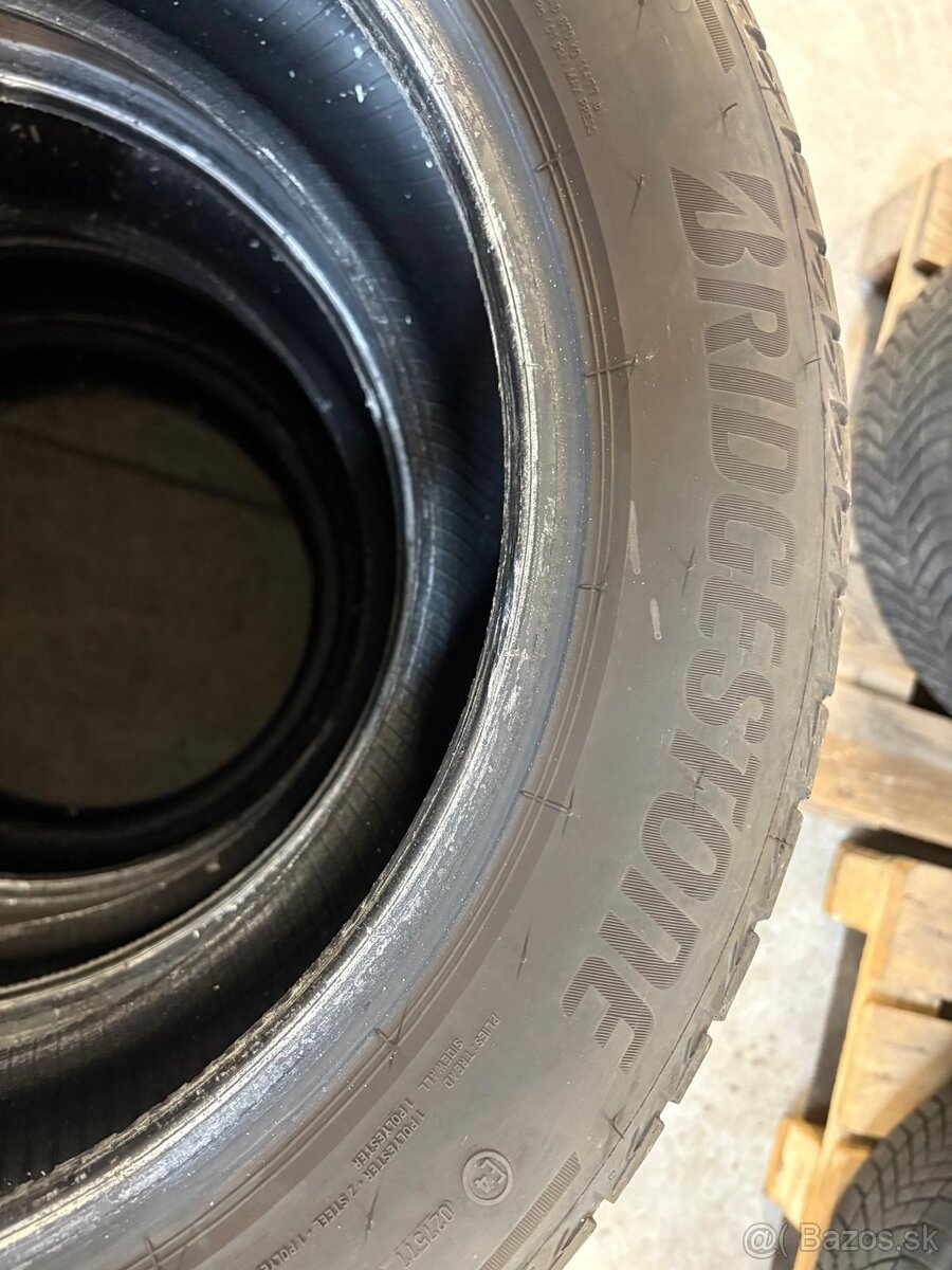 Pneu 215/55 R17 - 6