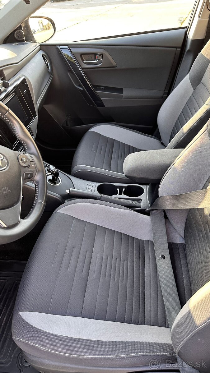 TOYOTA AURIS 1,8 VVT-I HEBRIT - 6