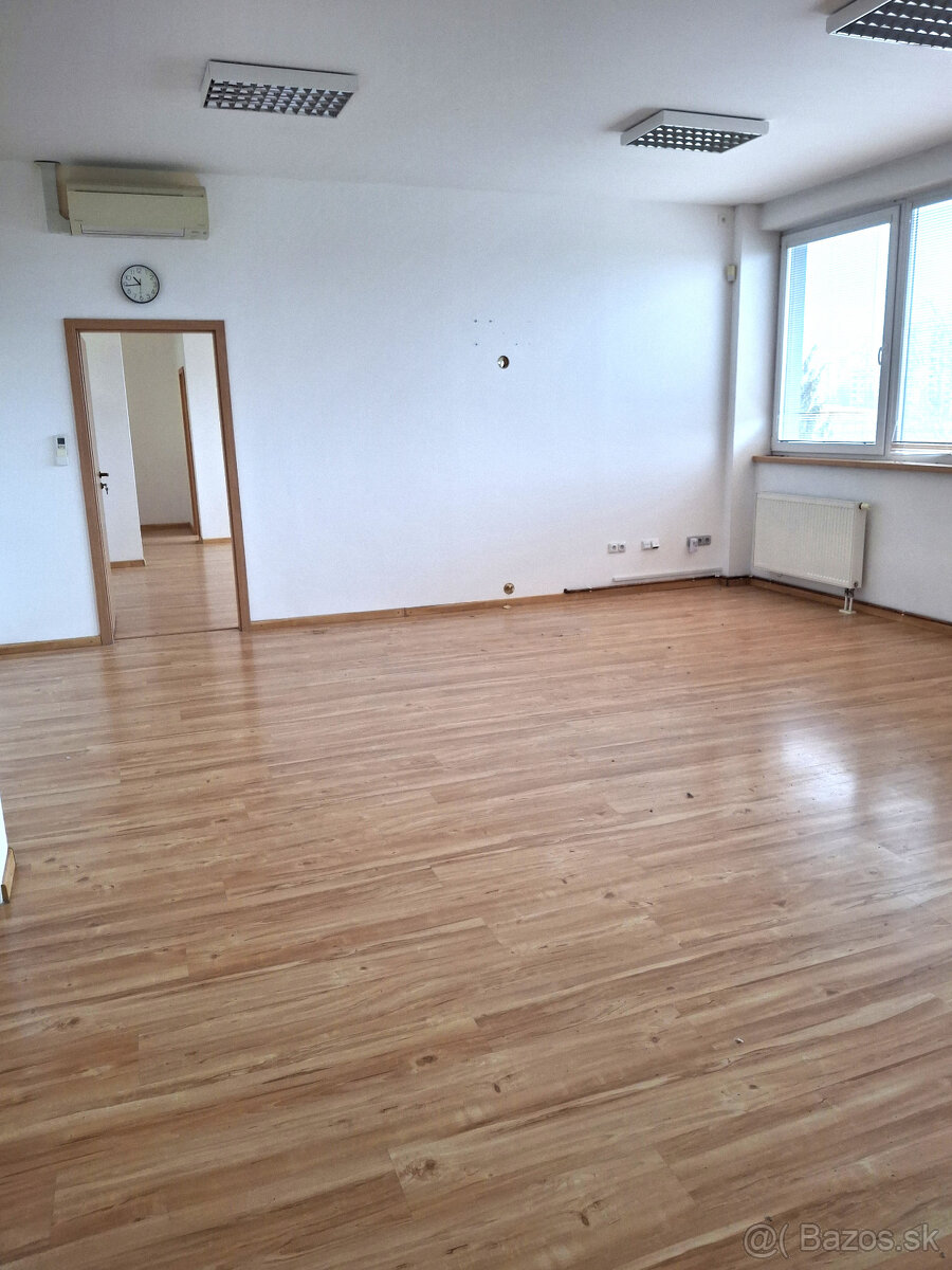 Prenájom kancelárií o výmere 80 m2 ul. Bytčická - 6