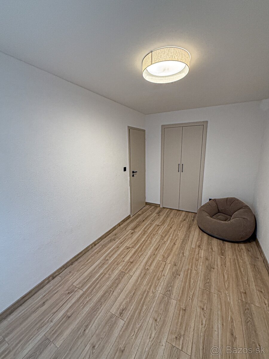 Prenájom 3-izbový byt - 6