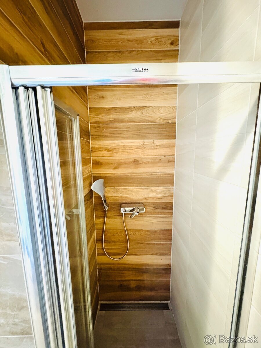 Na predaj moderný radový dom v Tomášikove - 6