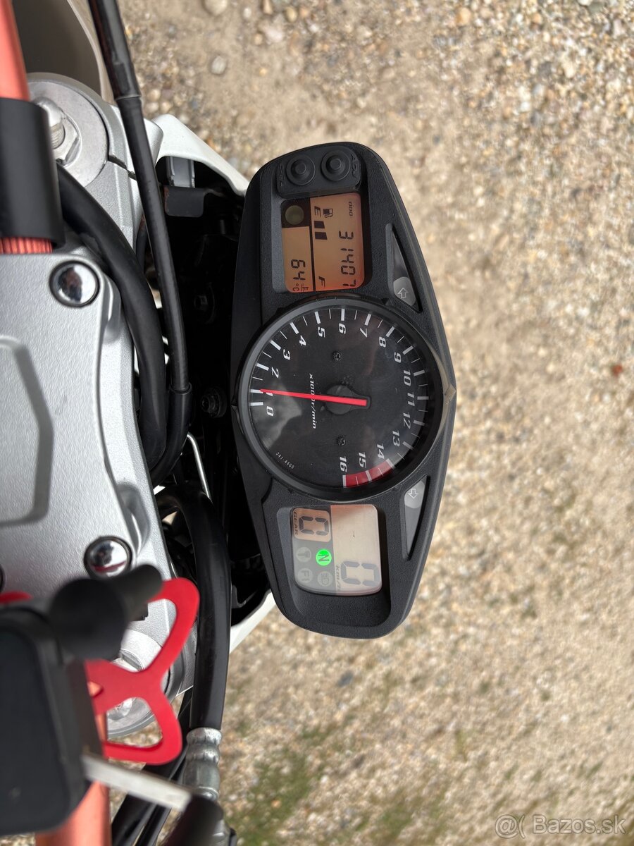 PREDÁM SUZUKI GSR 600 - 6