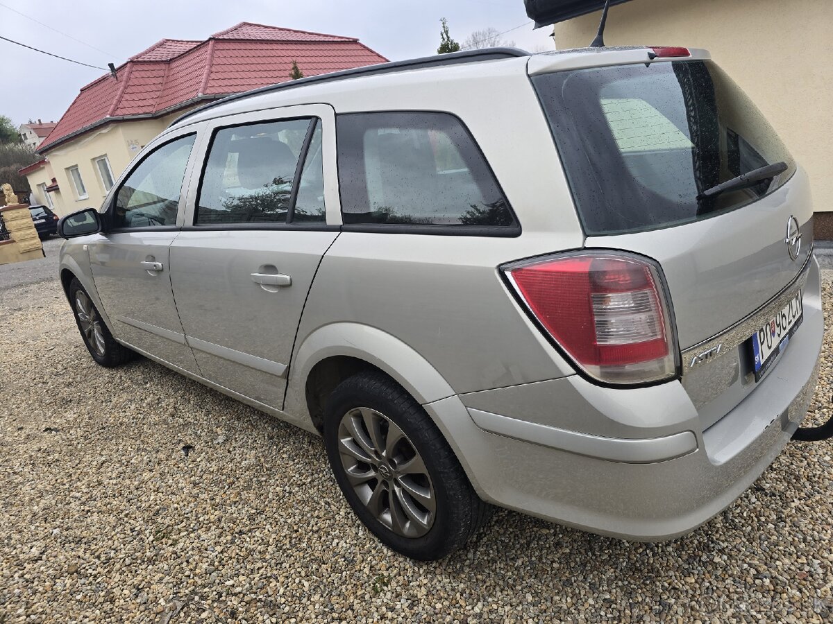 Predám Opel Astra Wagon 1.4 benzín r.v.2007 - 6