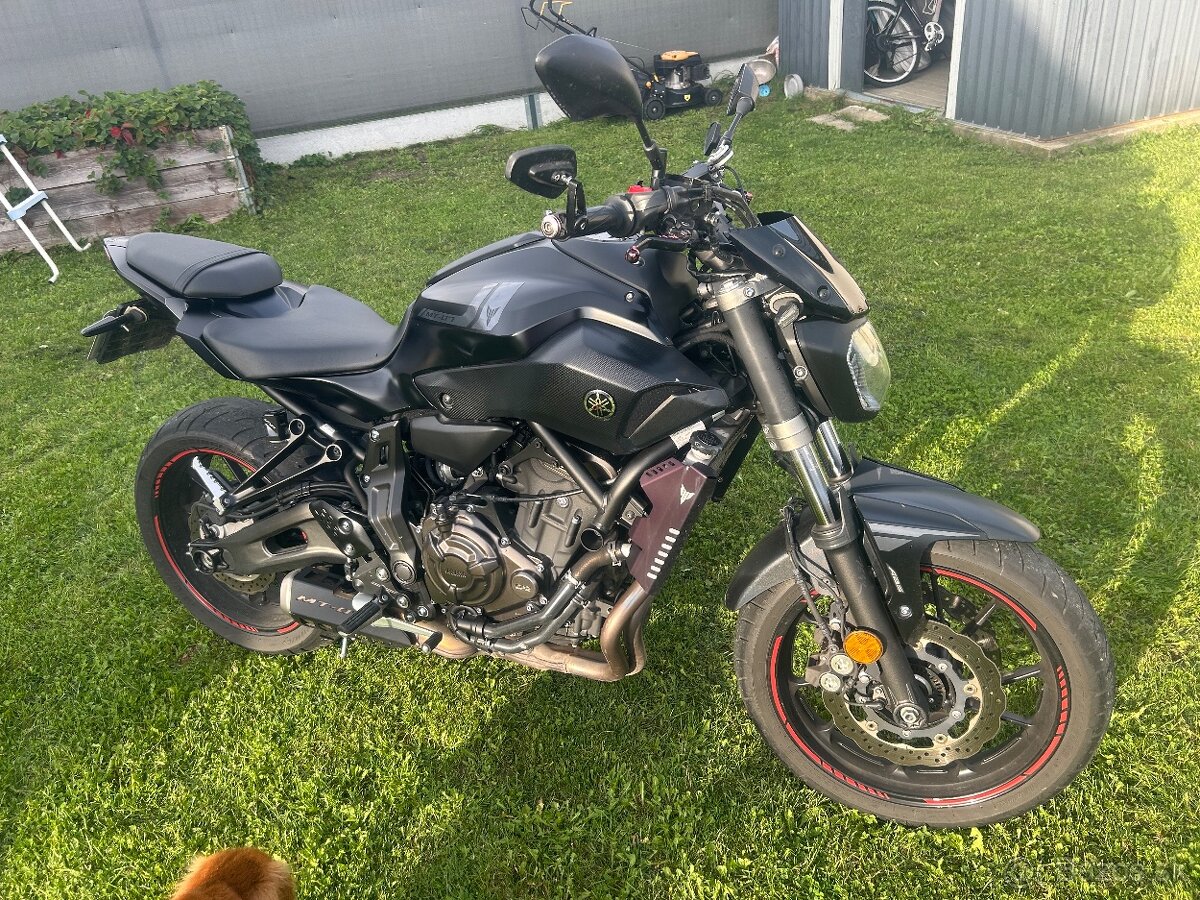 Yamaha MT 07 - 6