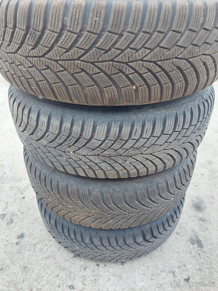 Predám zimnú sadu plecháčov 5x112 r15 Continental - 6