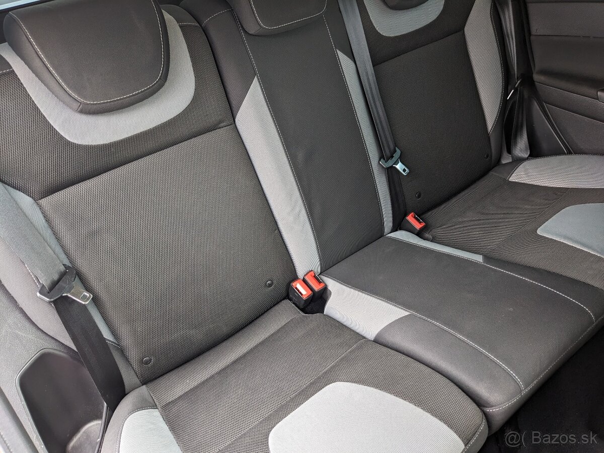 FORD Focus Kombi 2013 benzín - 6