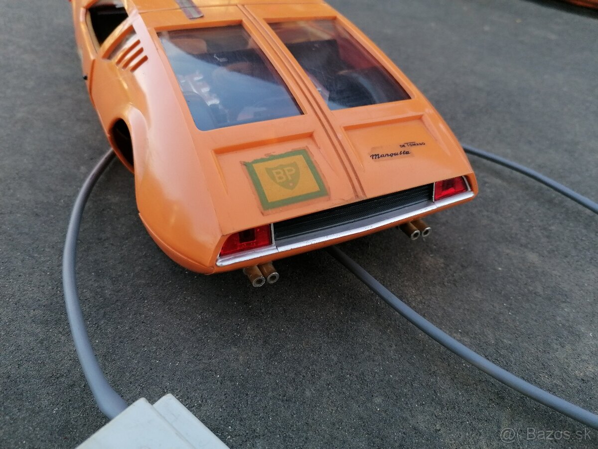 Predám starožitné auto na ovládanie Mangusta 1:12 - 6