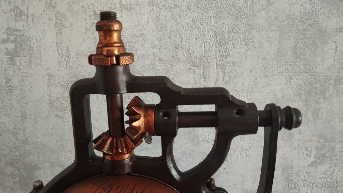 Starý mlýnek na kávu - 6