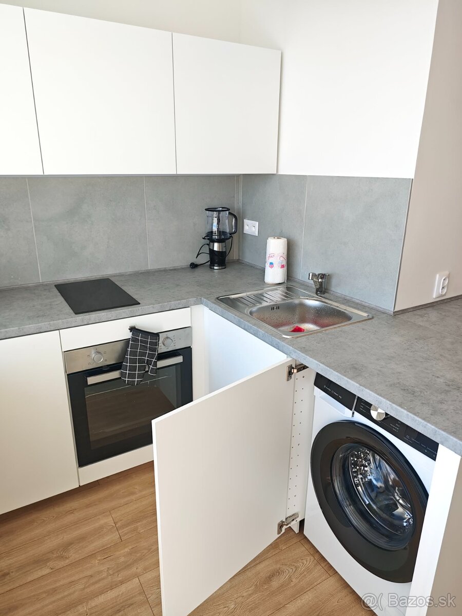 Prenajmem 1-izbový byt 35 m² Senec - 6