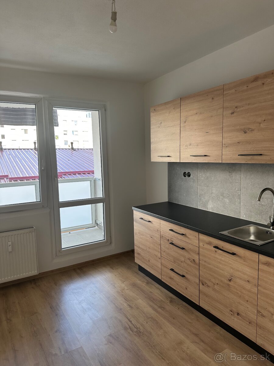 Na prenájom novo prerobený 3-izbový byt na Mazorníku - 6