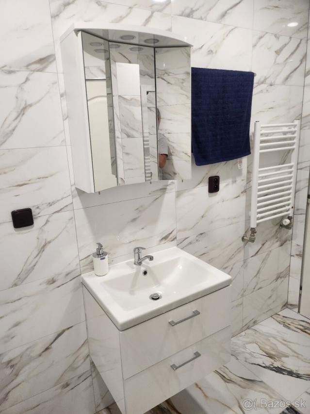 Prenájom podkrovného bytu v centre - 6