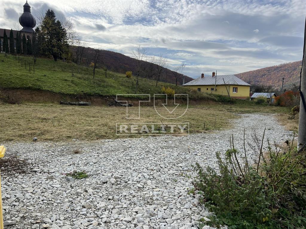 Veľký pozemok v centre obce Ďurďoš - 6