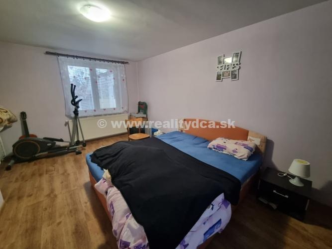 Predáme rodinný dom v centre obce Bolešov - 6