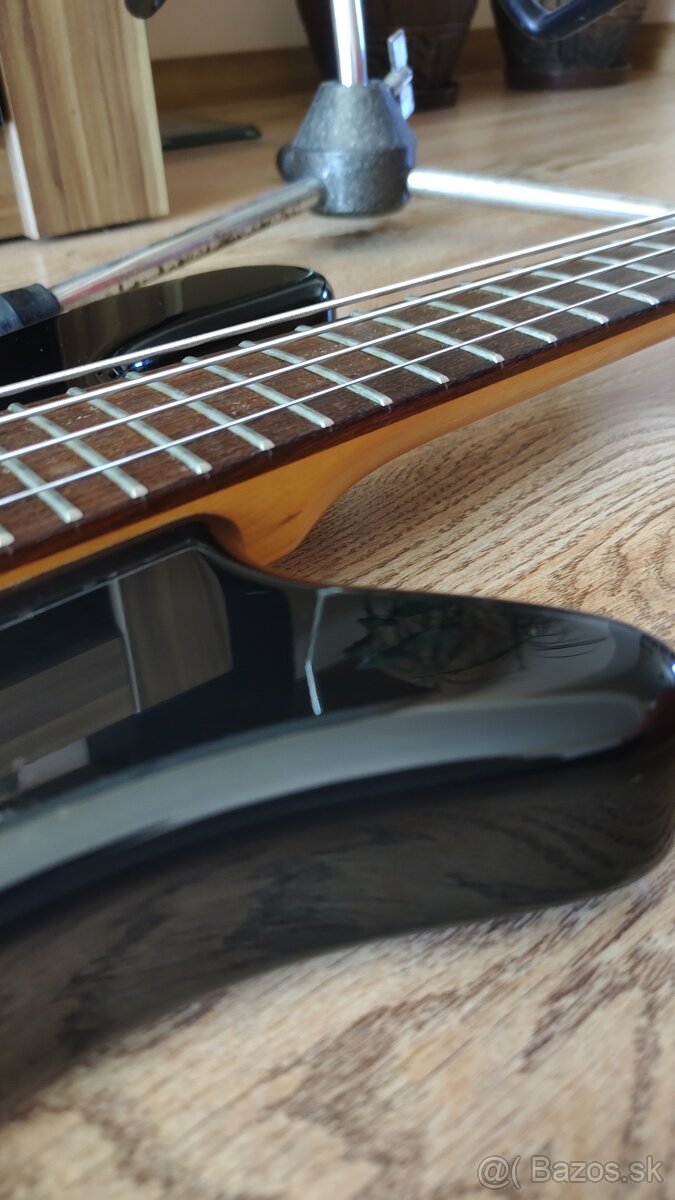 Basová gitara Warwick Streamer - 6