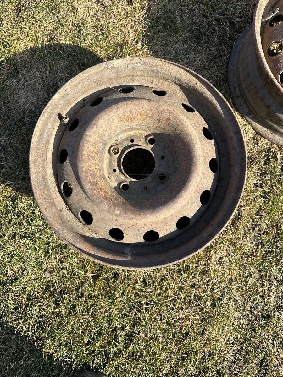 R14 4x108 ET 24 J5.5 Stredova 65.1mm - 6