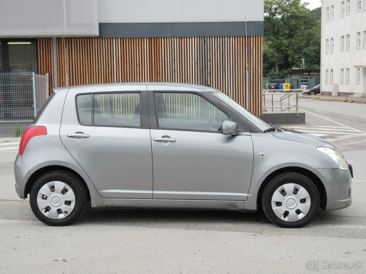 Suzuki Swift 1.3 16V - 6