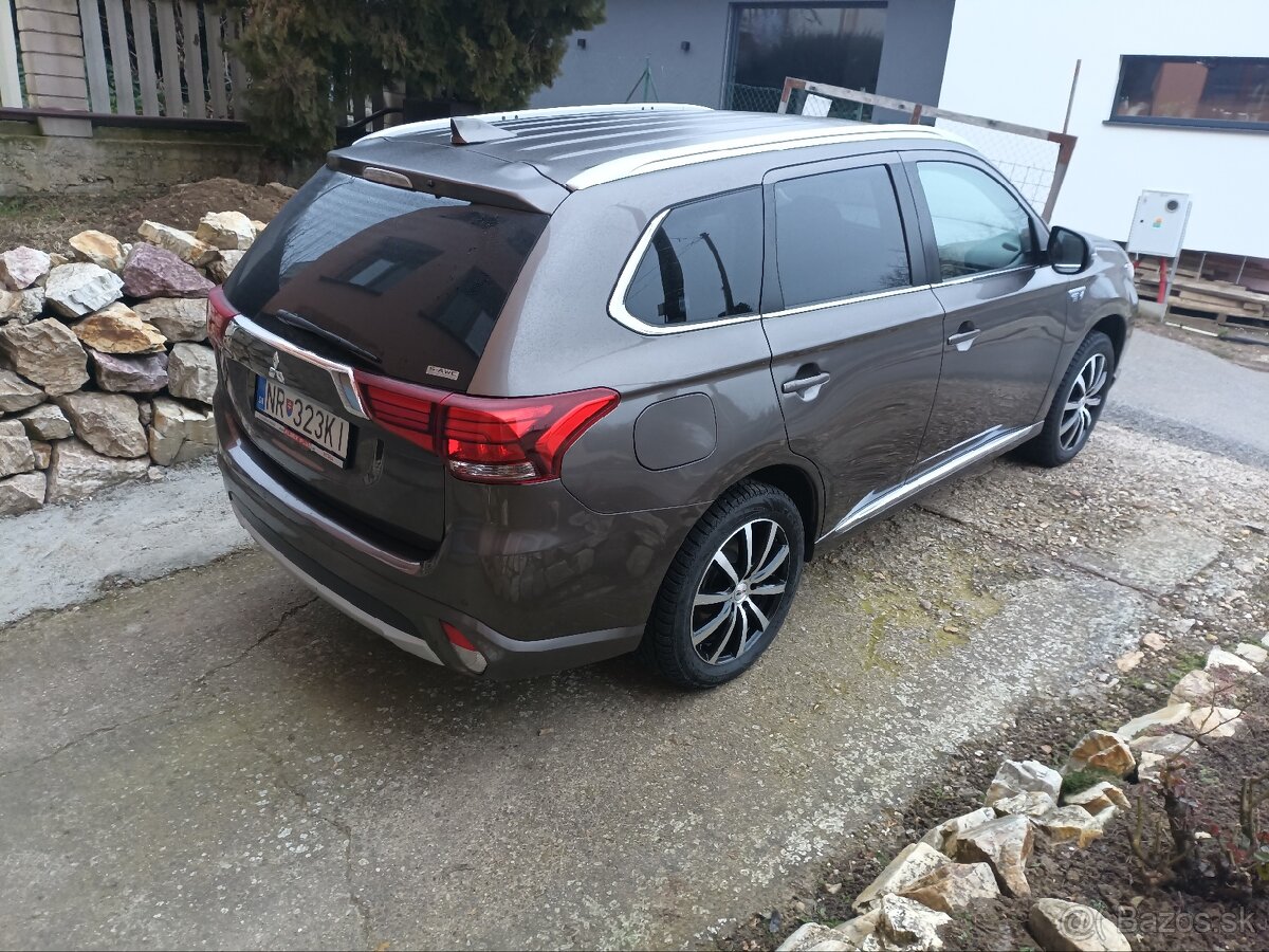 Mitsubishi Outlander PHEV 2018 - 6