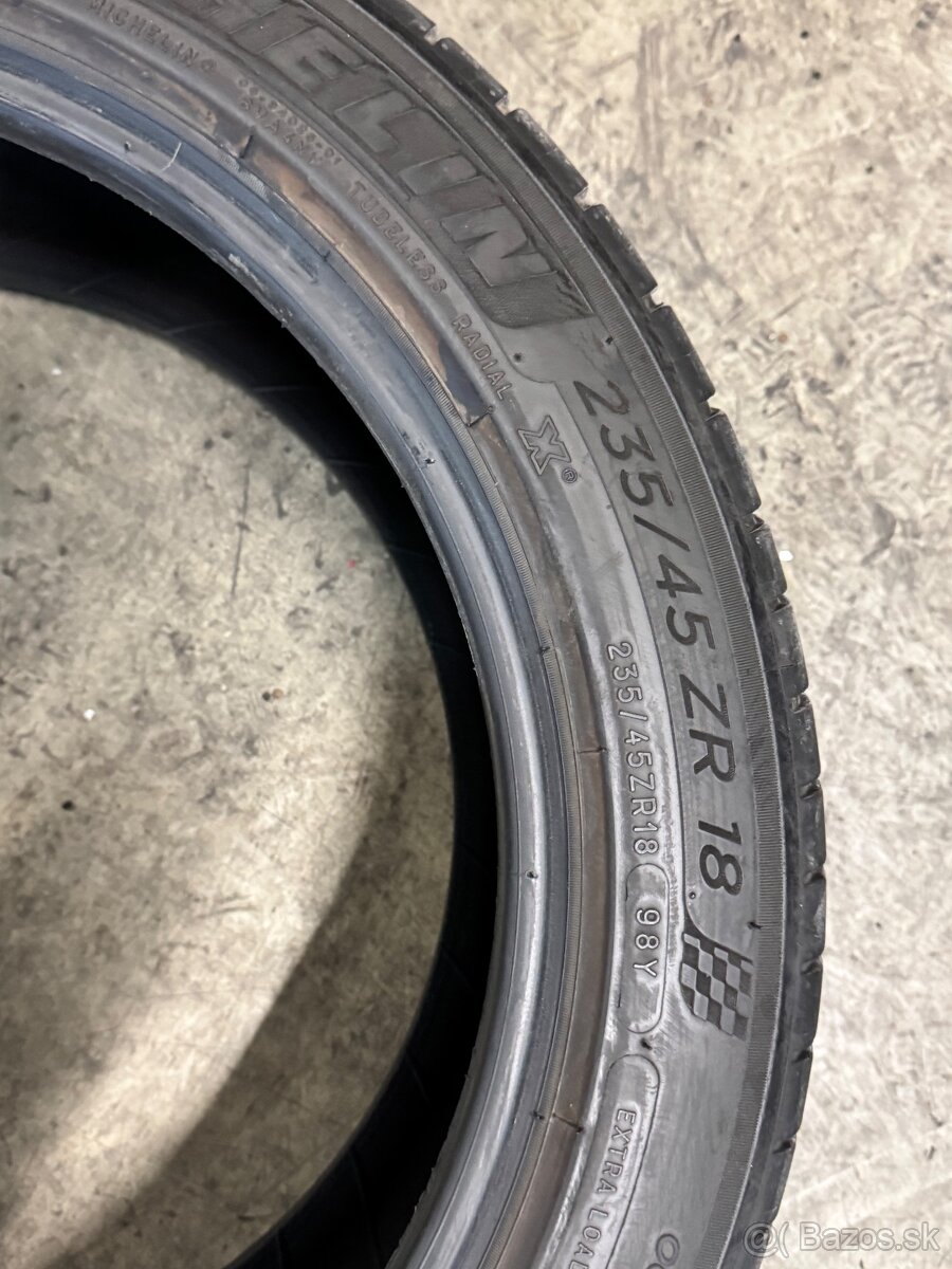 235/45R18 - 6