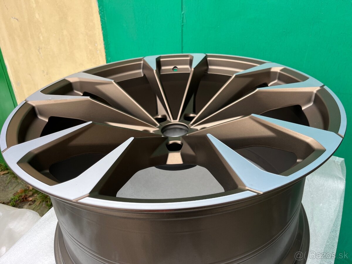 LAMBORGHINI URUS 23" Bronze, nové, originál - 6