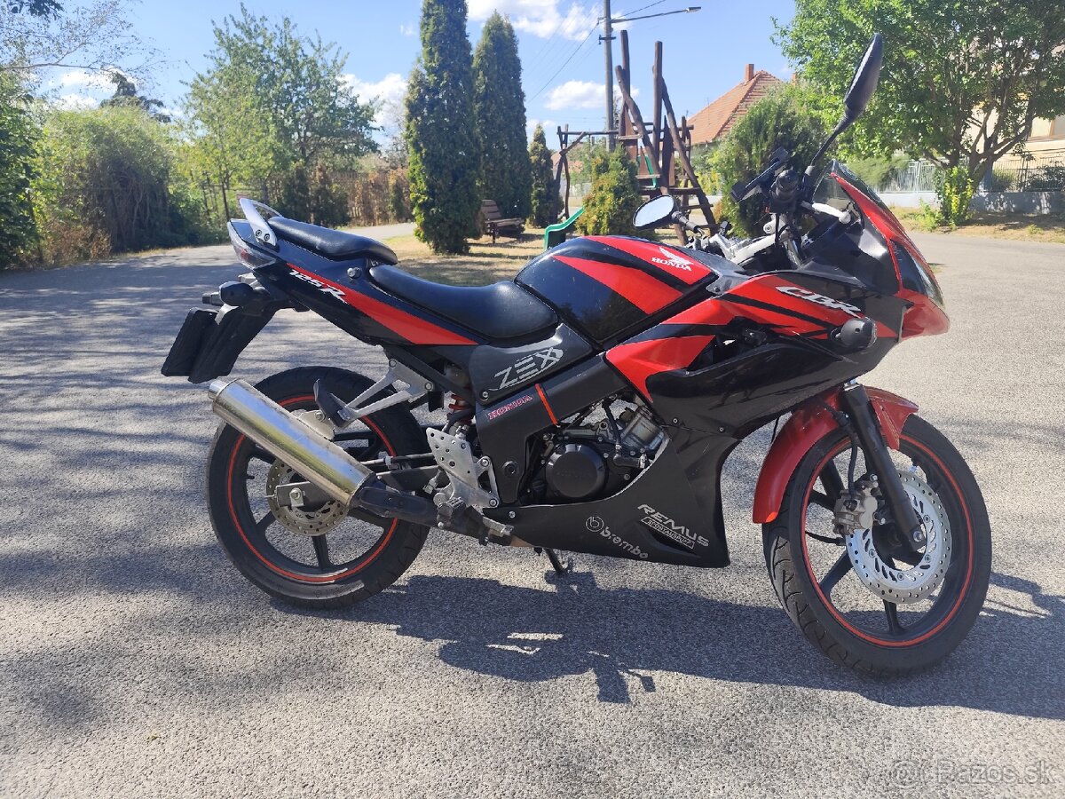 Honda CBR 125R - 6