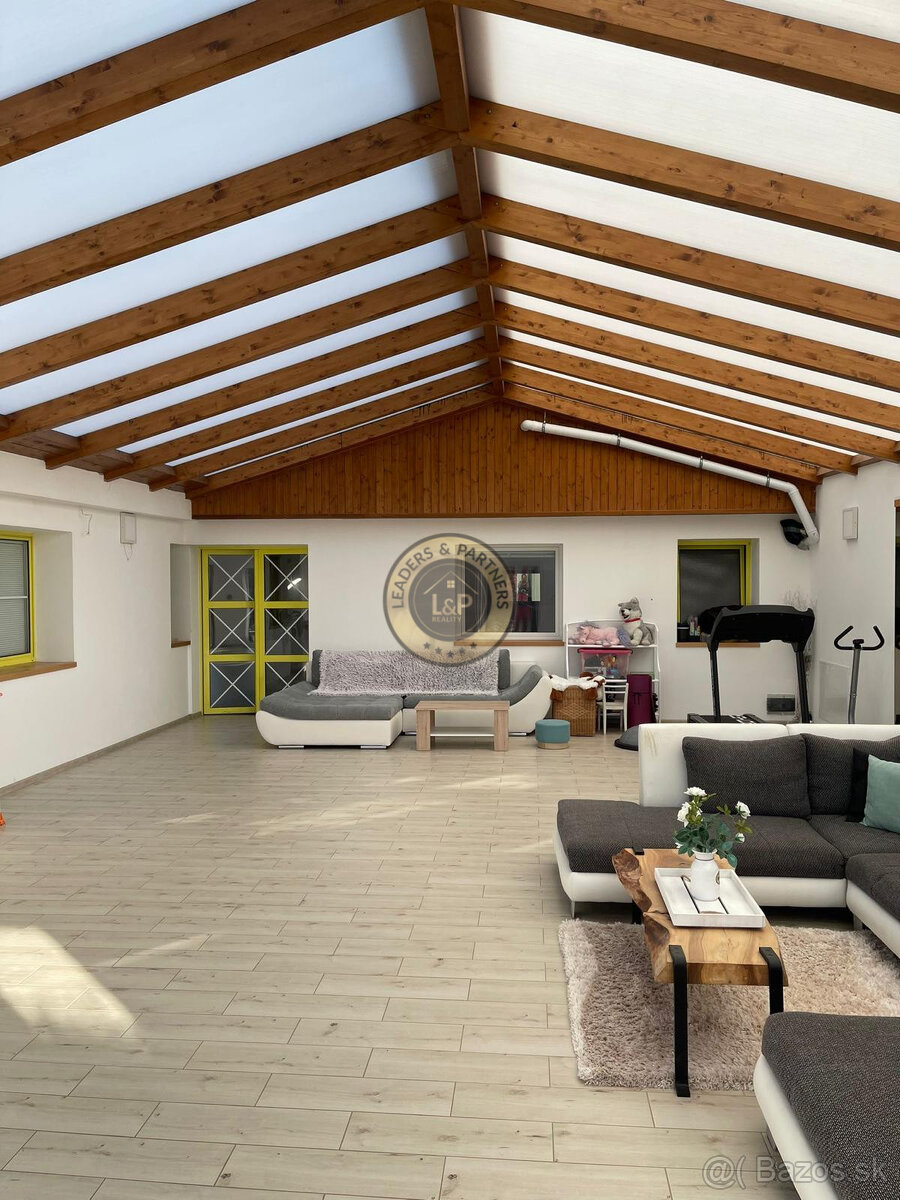 Na predaj luxusný rodinný dom v Senici - 6