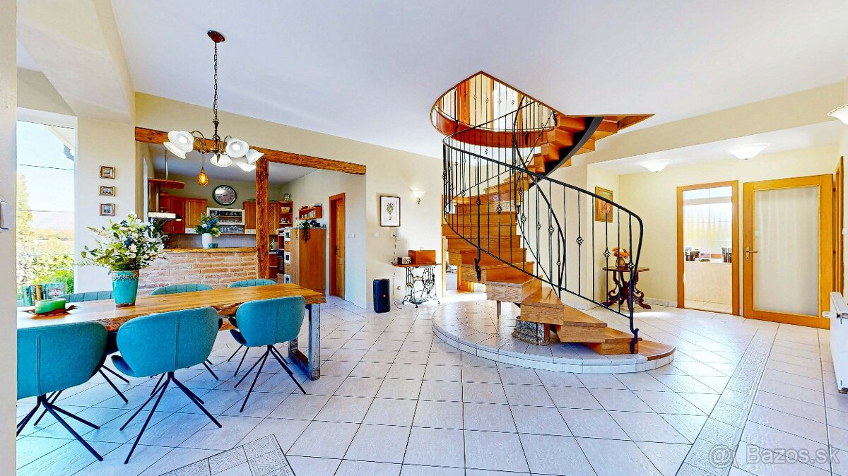 Priestranný RD s veľkorysým 12-ár pozemkom v obci Ďurďošík - 6