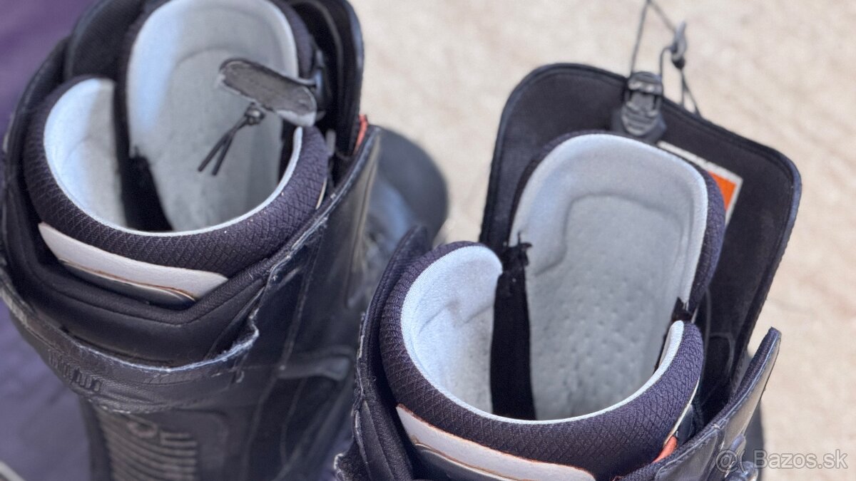 SNOWBOARDOVÉ TOPÁNKY značka THIRTY TWO, VEL. UK 10,5 - 6