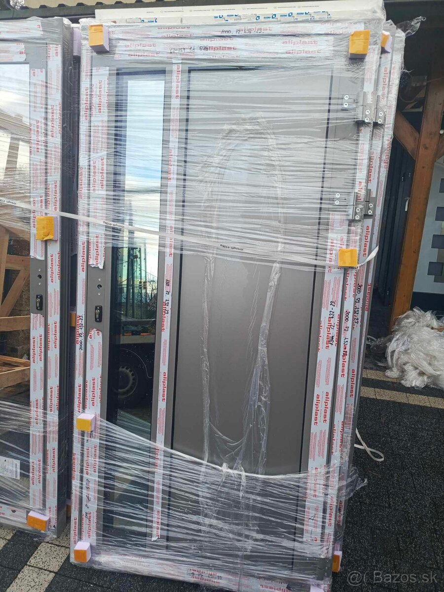 Prodám nové hliníkové dveře .Belgický profil. Aliplast - 6