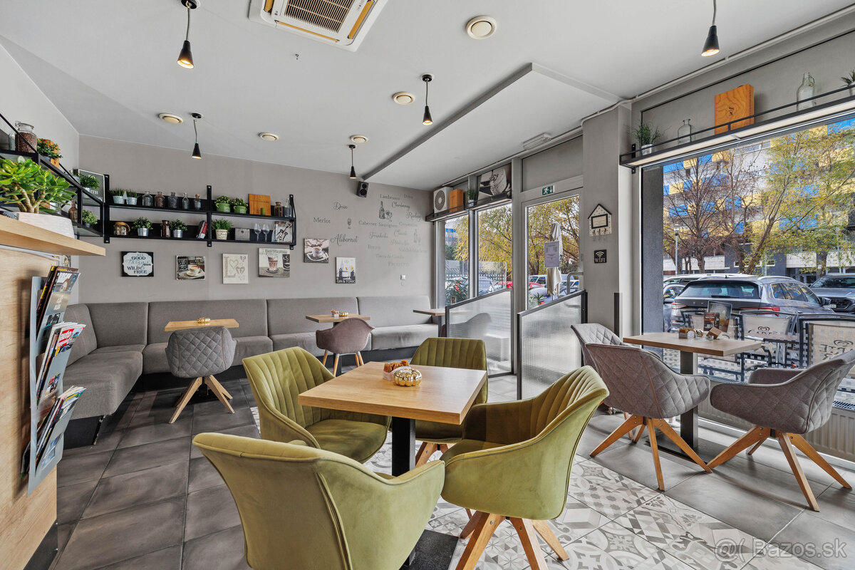 Zariadený priestor pre kaviareň, bistro s terasou na Tomášik - 6