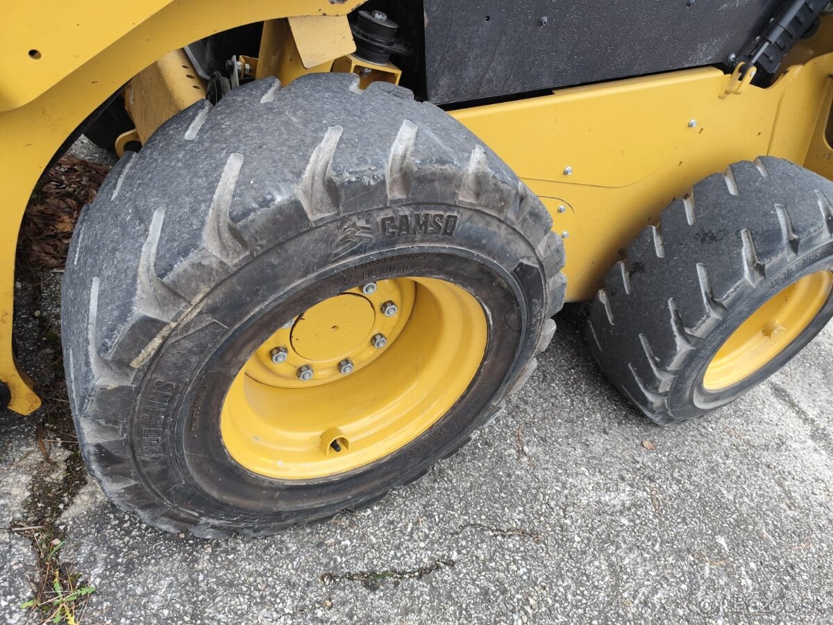 Nakladač CAT 262D3, posledný model. Plná výbava. ŠPZ. - 6