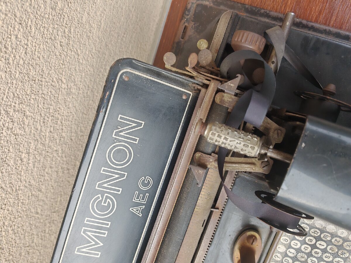 Starožitný písací stroj - 6