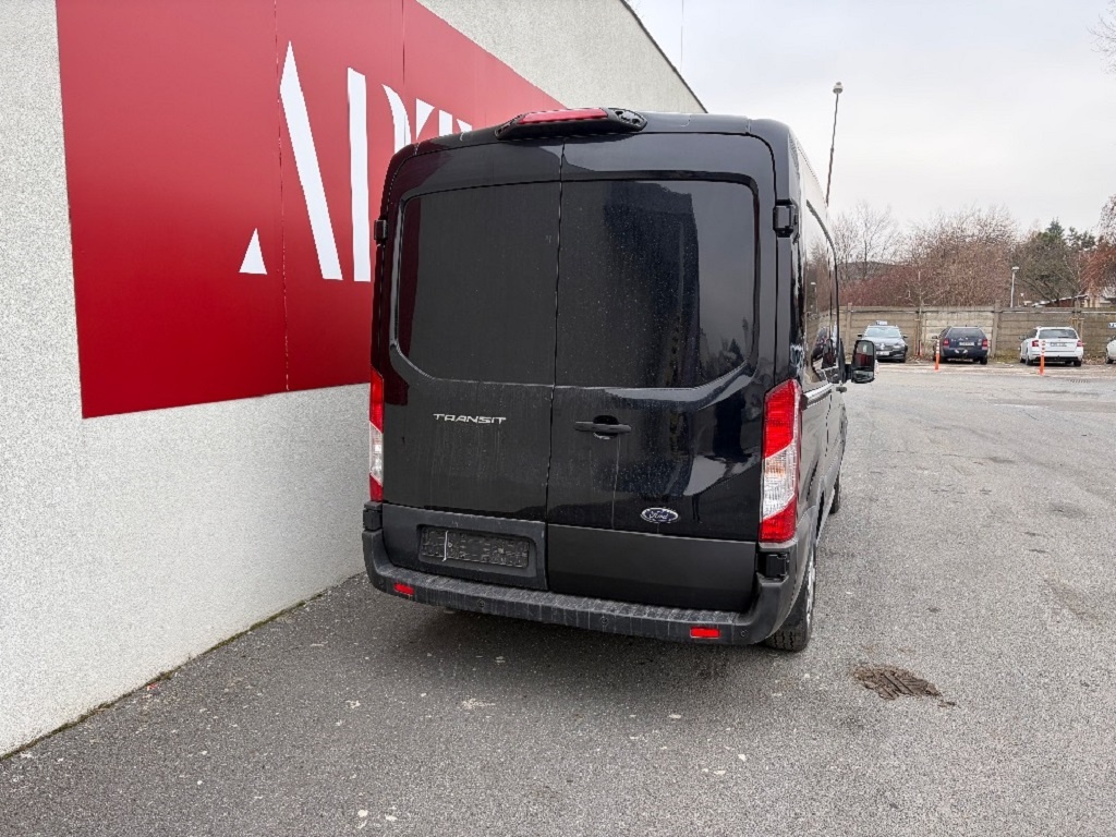 Ford Transit L2H2, 3- místné - 6