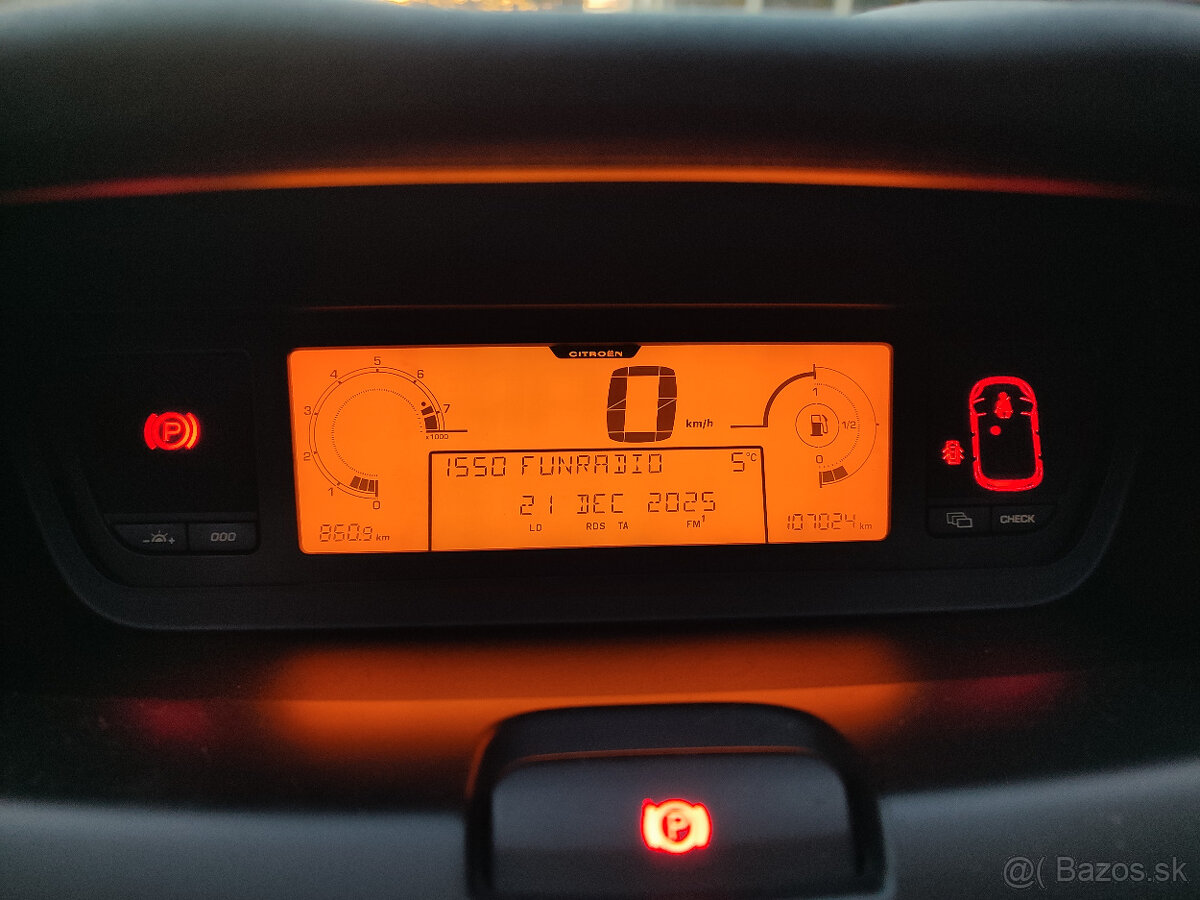 Citroën C4 Picasso 1.8 i - 6