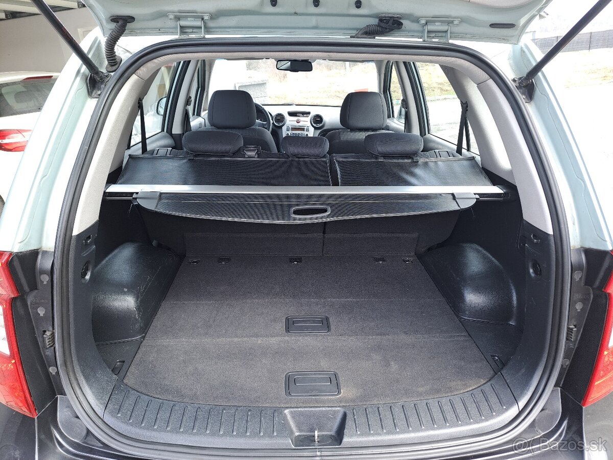 Kia Carens - 6