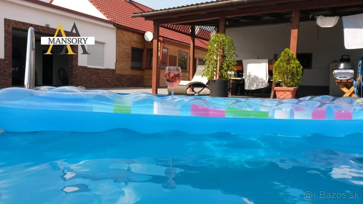 Na predaj väčší rodinný dom/chalupa na pozemku 2591 m2 v obc - 6