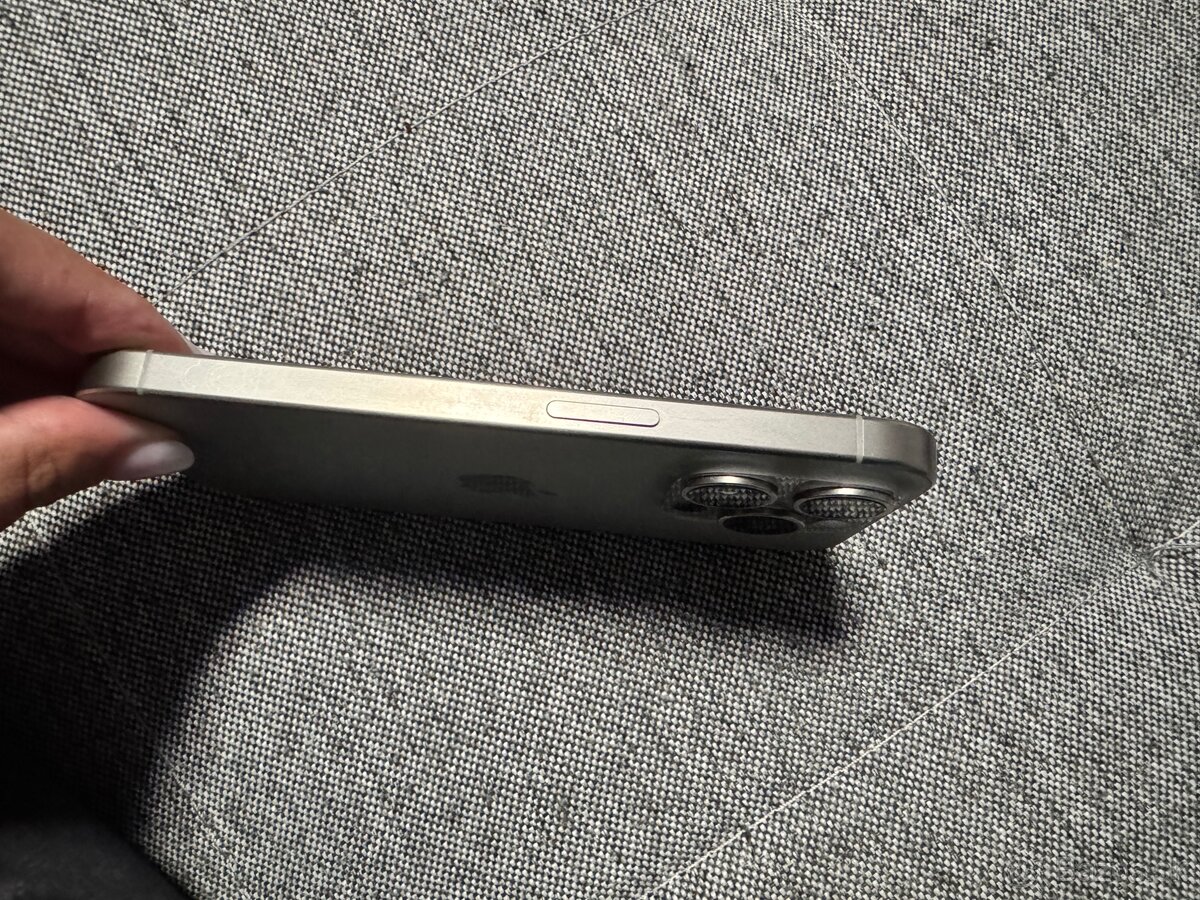 Iphone 15 pro 128GB - 6