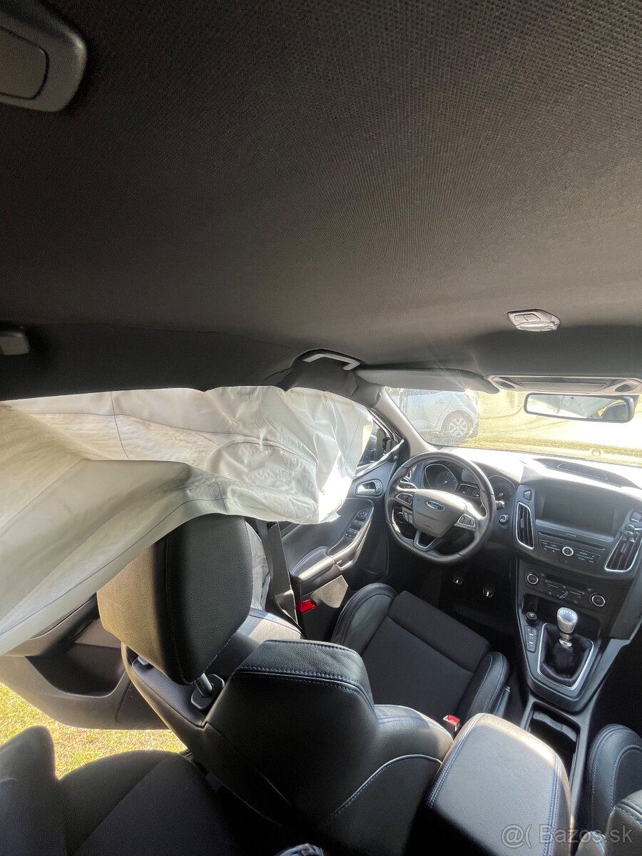 Ford Focus RS mk3 - vrak - 6