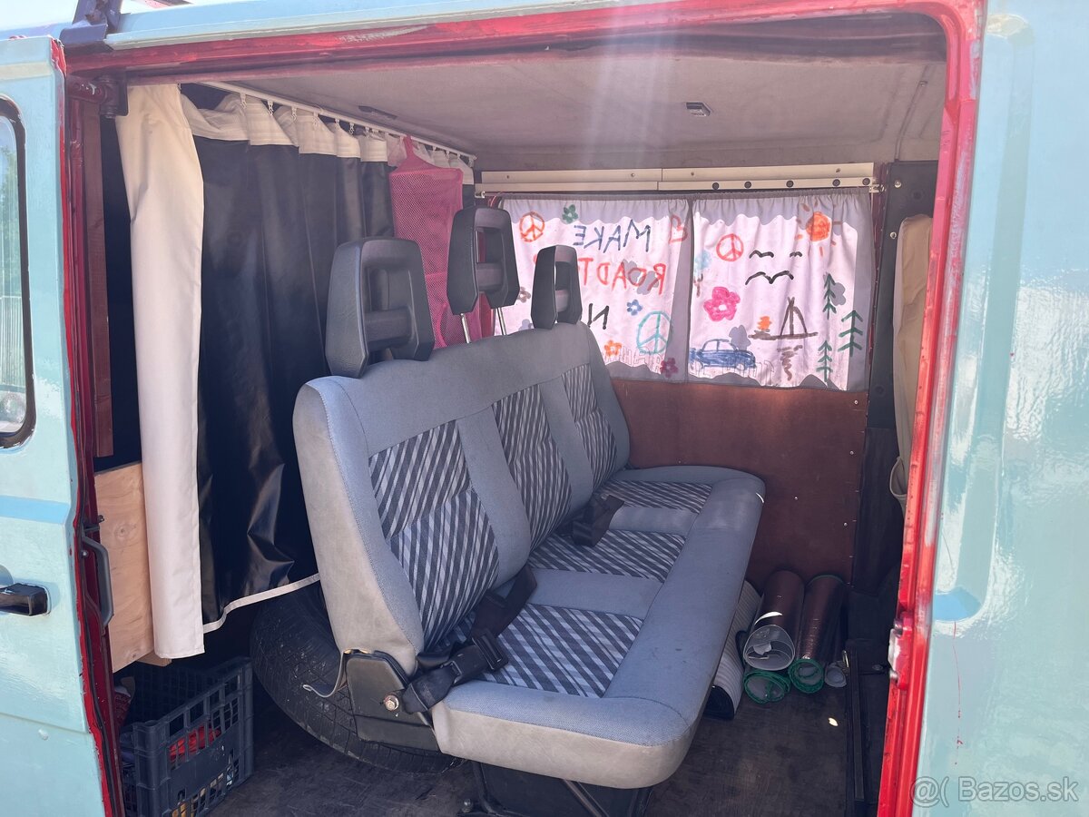 Obytná dodávka Mercedes MB100D - 6
