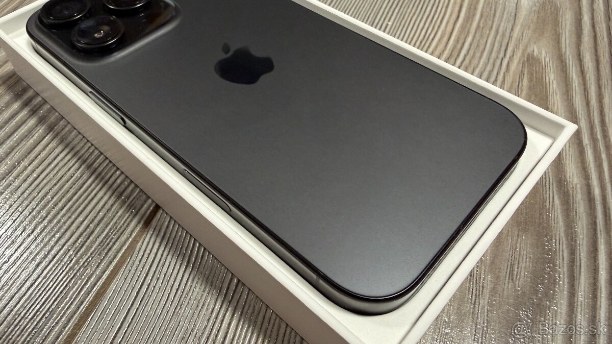 iPhone 16 Pro 128 GB čierny titán - 6