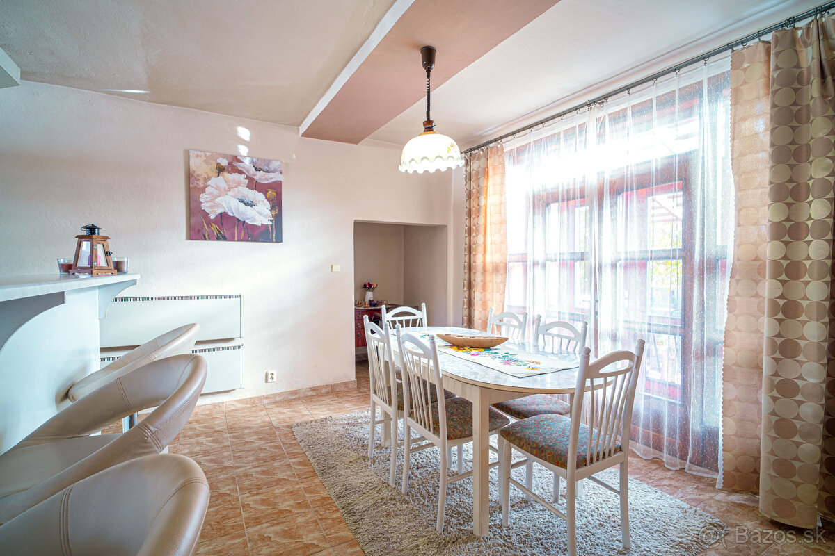 Na predaj dva rodinné domy na jednom pozemku v Krásnohorskom - 6