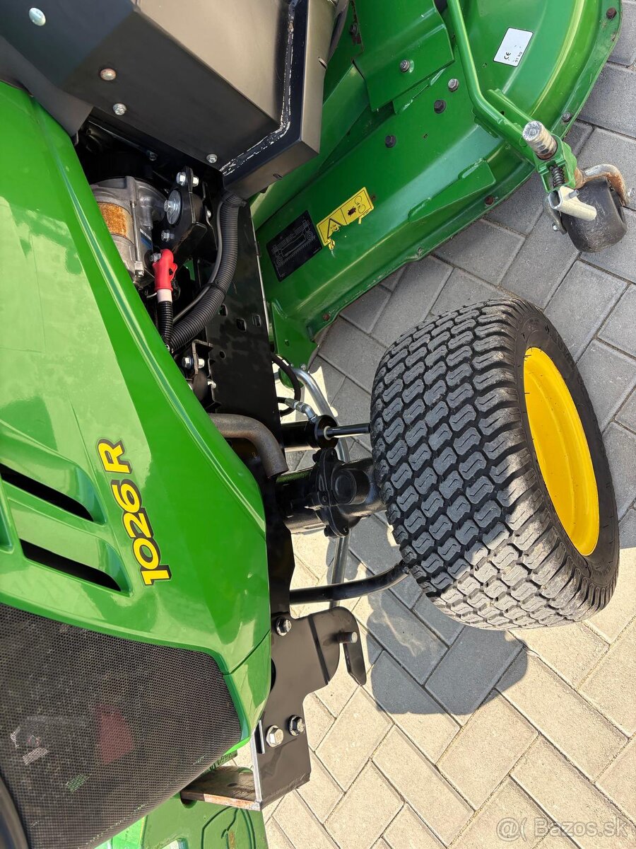 John Deere 1026R - 6