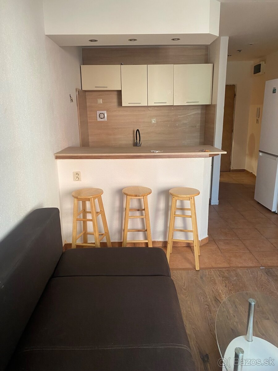 Garzónka – banisko DK - 6