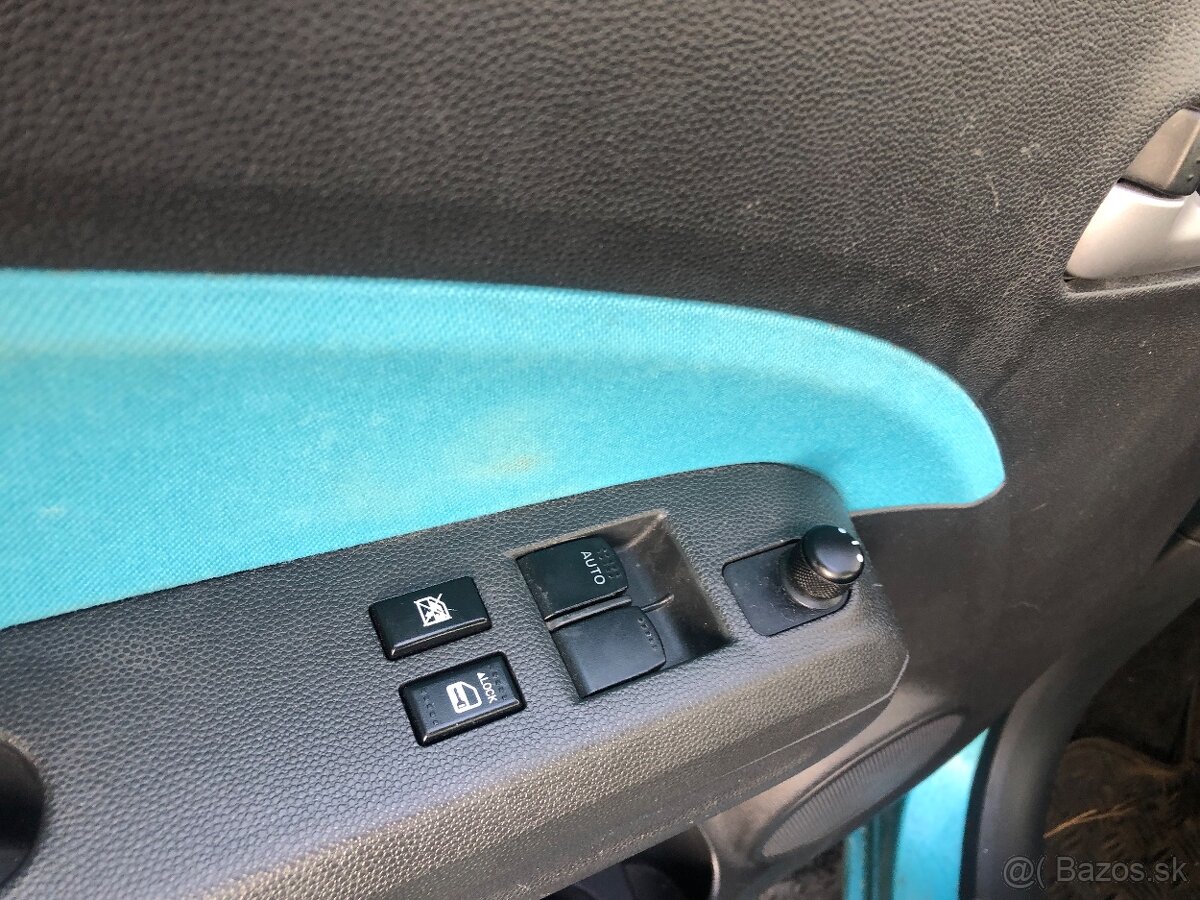 Suzuki splash 2011 - 6