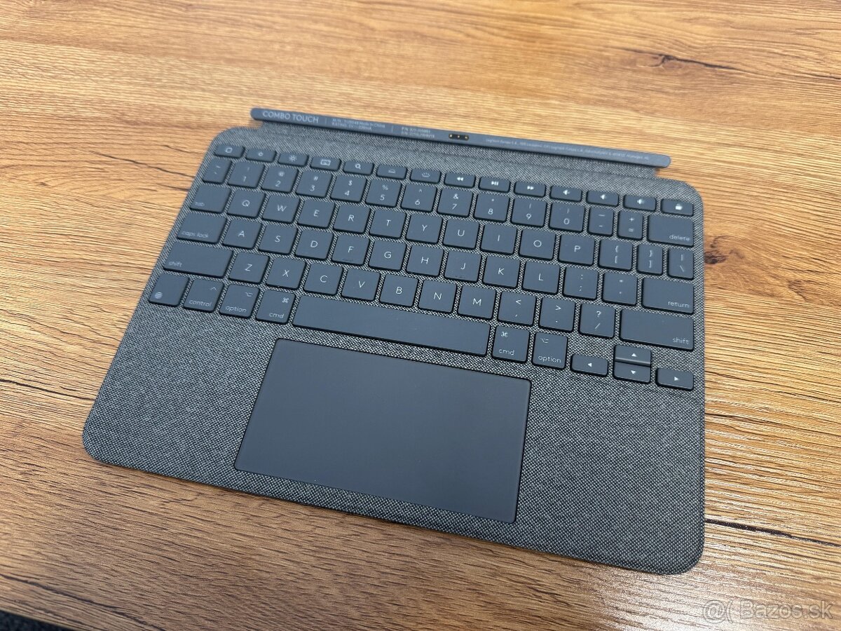 Logitech Combo Touch pre iPad Air 11" - 6
