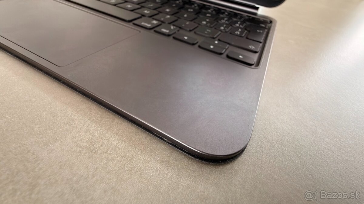 Predám Ipad Pro M4, 256GB + Magic Keyboard - 6