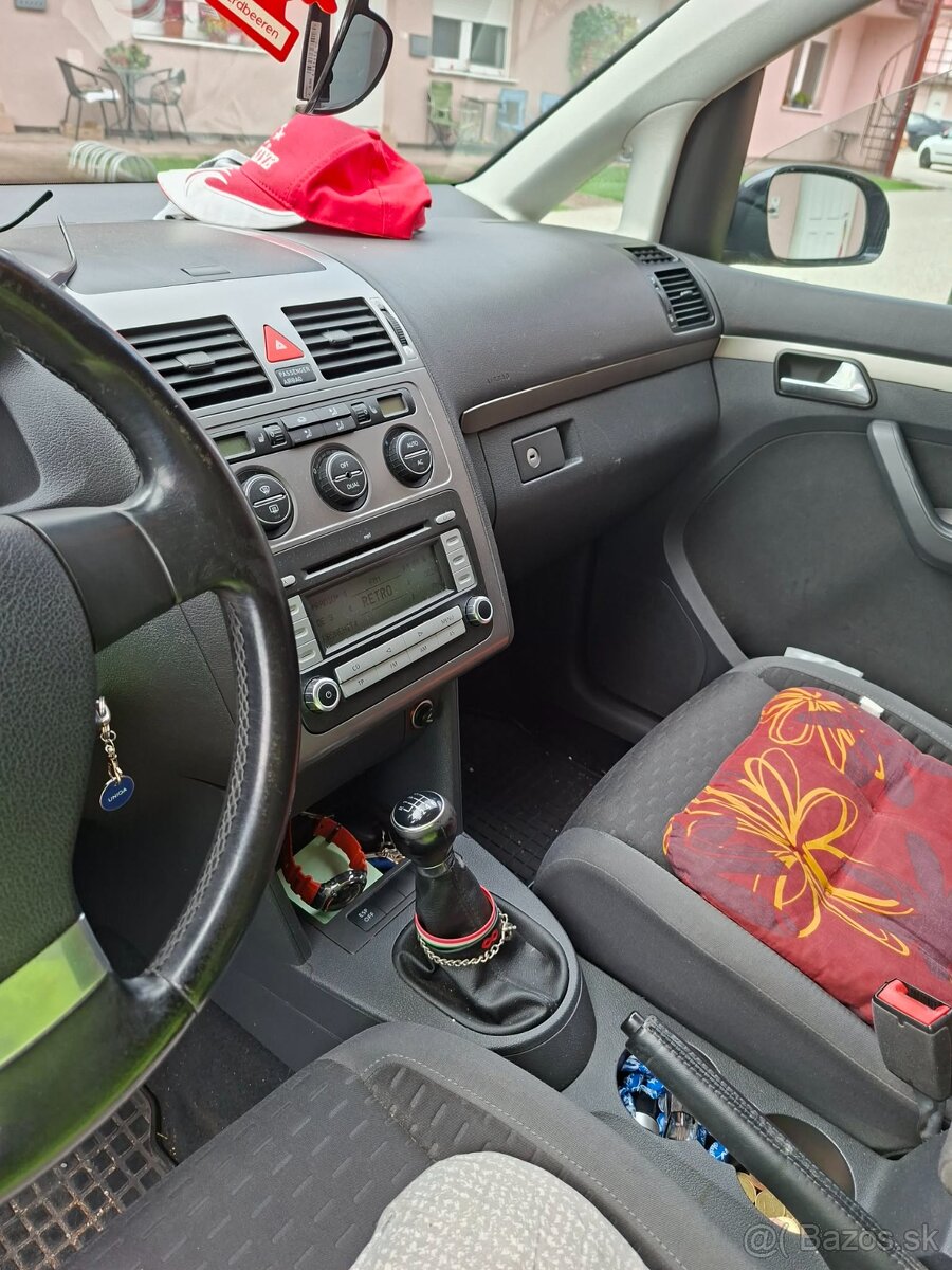 Volkswagen Touran - 6